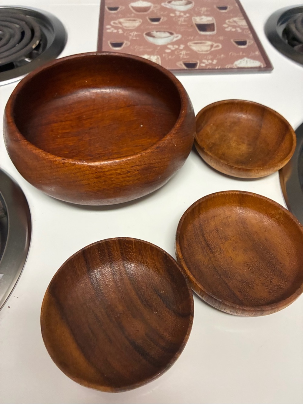 Set of small Wooden Bowls - Warm Brown